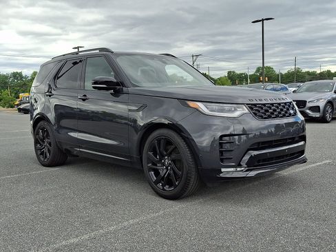 Used 2025 Land Rover Discovery Dynamic SE AWD/4WD image 6