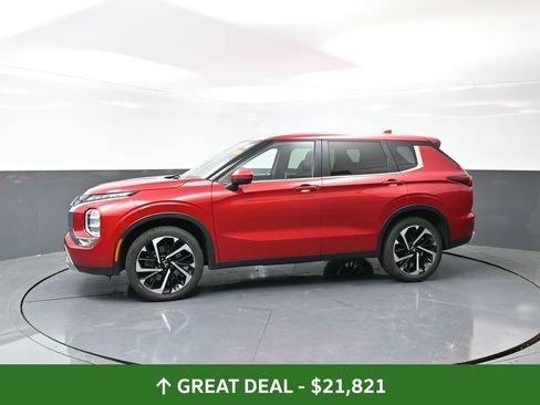 Used 2024 Mitsubishi Outlander SE image 10