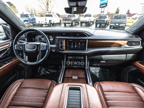 Used 2023 GMC Yukon Denali Ultimate AWD/4WD image 29