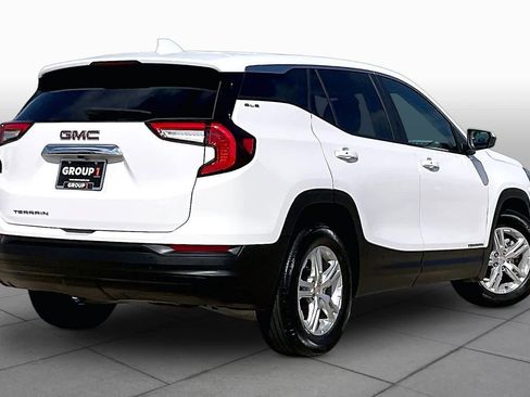 Used 2024 GMC Terrain SLE FWD image 11