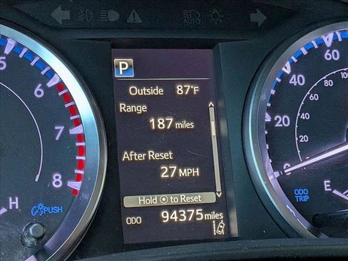 Used 2019 Toyota Highlander LE FWD image 5