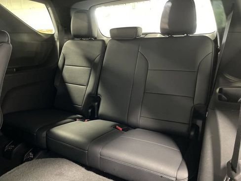 Used 2025 Chevrolet Traverse LT AWD/4WD image 24