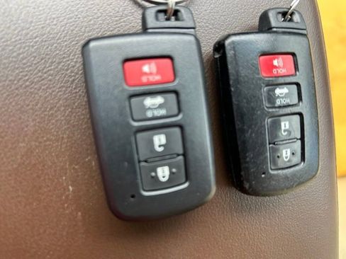 Used 2014 Toyota Avalon XLE FWD image 20