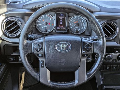 Used 2017 Toyota Tacoma 4x4 Double Cab image 17