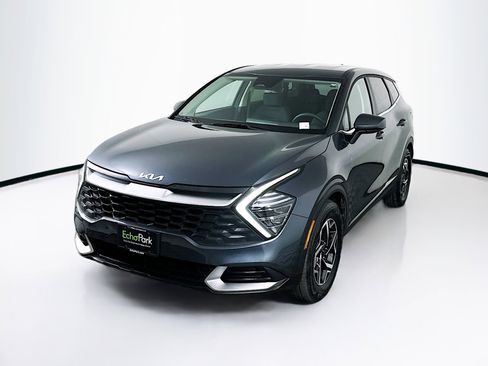 Used 2025 Kia Sportage LX image 3