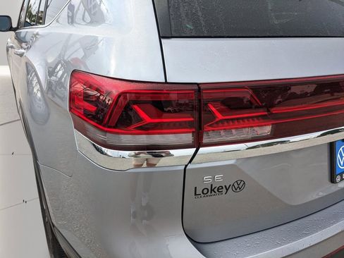 Certified 2025 Volkswagen Atlas SE AWD/4WD image 11