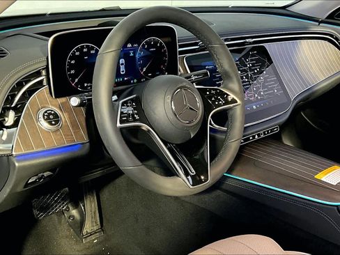 New 2026 Mercedes-Benz E 450 4MATIC Sedan image 9