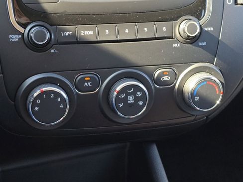 Used 2017 Kia Forte LX image 23