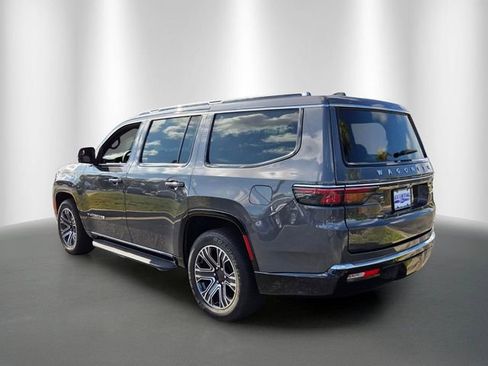 Used 2024 Jeep Wagoneer Series II AWD/4WD image 3