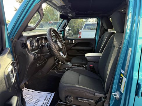 Used 2020 Jeep Wrangler Unlimited Sahara AWD/4WD image 7