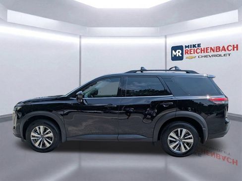 Used 2026 Nissan Pathfinder SL FWD image 7