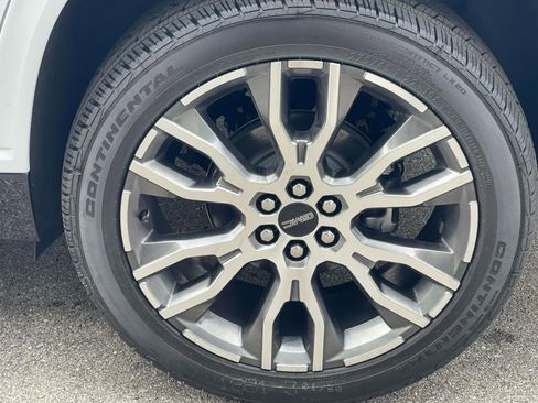 New 2026 GMC Acadia Denali Ultimate w/ LPO, Floor Liner Package image 11