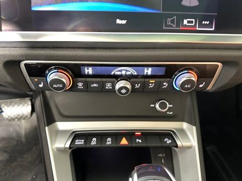 Used 2022 Audi Q3 2.0T Premium image 23