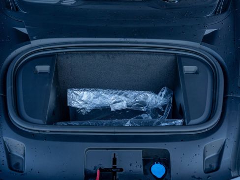 Certified 2024 Porsche Taycan GTS image 17