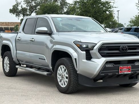 Certified 2025 Toyota Tacoma SR5 AWD/4WD image 3
