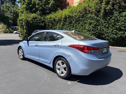 Used 2012 Hyundai Elantra GLS w/ Preferred Pkg 3 FWD image 3