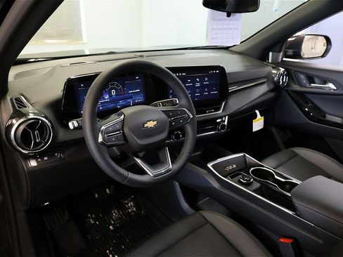 New 2026 Chevrolet Equinox LT w/ Convenience Package II FWD image 15