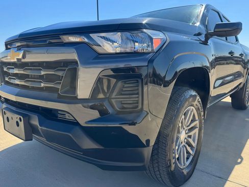 Used 2023 Chevrolet Colorado LT image 11