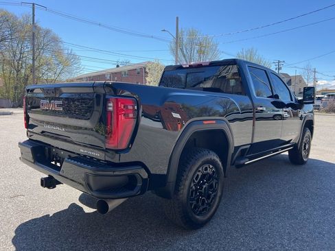 Used 2025 GMC Sierra 2500 Denali w/ Denali Reserve Package AWD/4WD image 6
