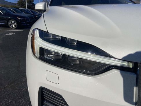 Certified 2023 Volvo XC60 B5 Ultimate w/ Climate Package image 4