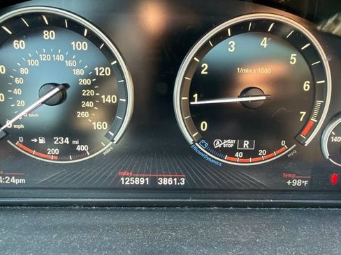 Used 2014 BMW 528i xDrive Sedan AWD/4WD image 18