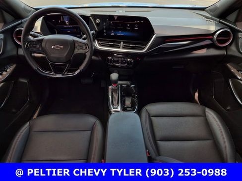 Used 2024 Chevrolet Trax RS w/ Sunroof Package FWD image 34