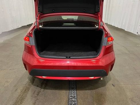 Used 2020 Toyota Corolla LE FWD image 11