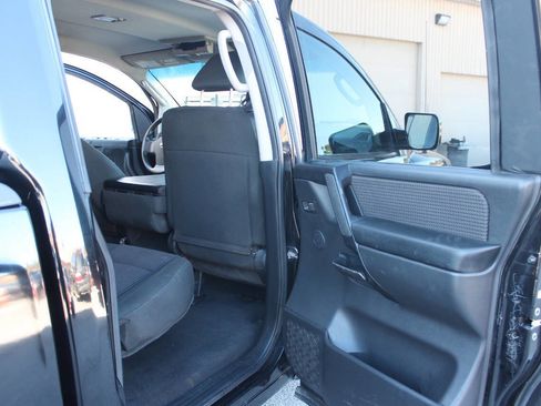 Used 2010 Nissan Titan SE RWD image 23