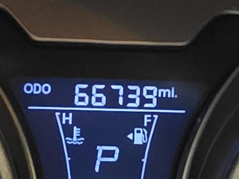 Used 2016 Hyundai Veloster image 38