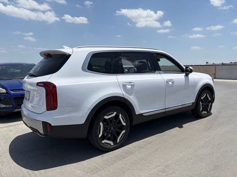 Used 2024 Kia Telluride S FWD image 2