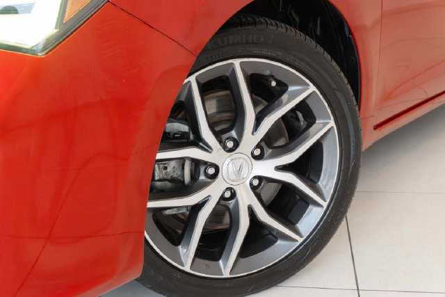 Used 2019 Acura ILX w/ Technology Package FWD image 2