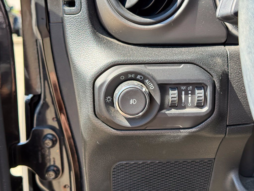Used 2022 Jeep Wrangler Sport AWD/4WD image 19