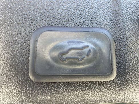 Used 2014 GMC Acadia SLE FWD image 10