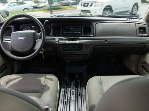 Used 2011 Ford Crown Victoria Police Interceptor RWD image 25