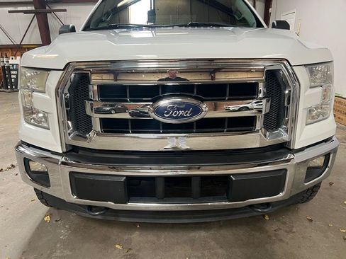 Used 2015 Ford F150 XLT AWD/4WD image 12