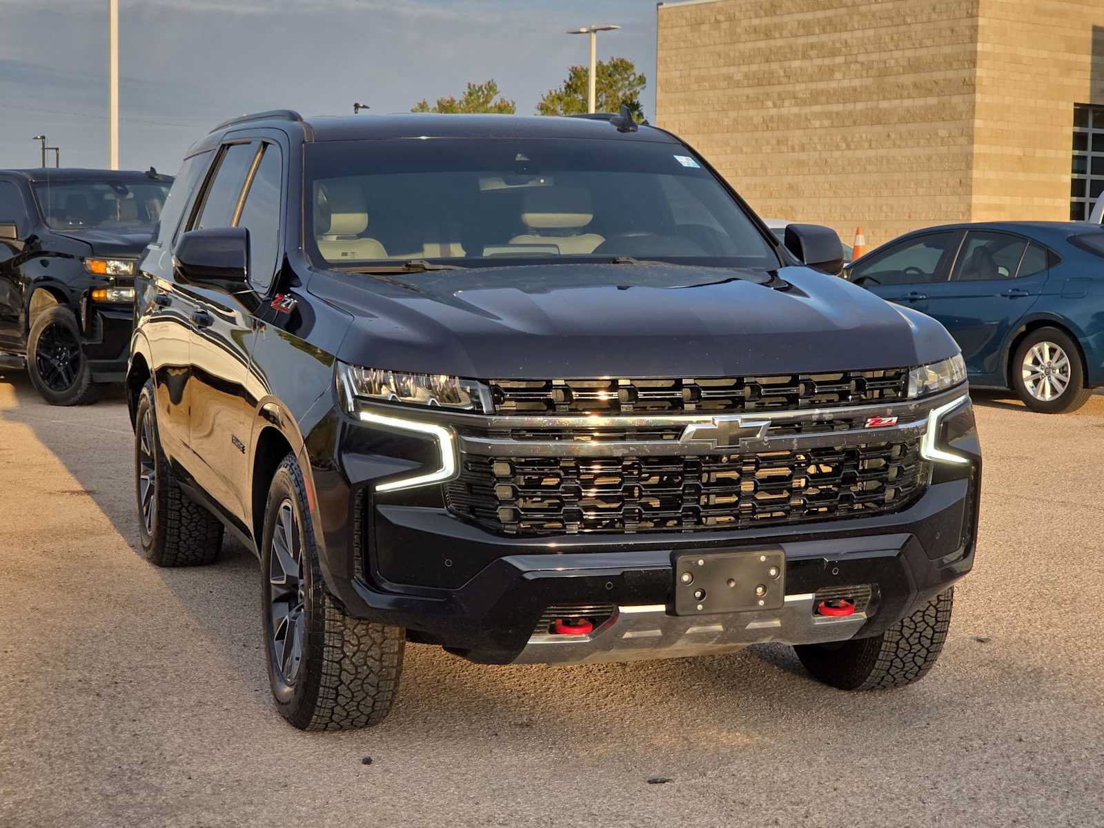 Used 2022 Chevrolet Tahoe Z71 w/ Z71 Off-Road Package AWD/4WD image 3