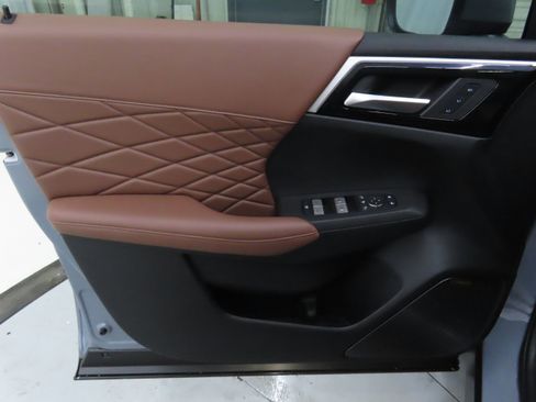 New 2025 Mitsubishi Outlander SEL image 9