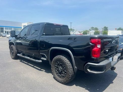 Used 2022 Chevrolet Silverado 2500 LT w/ Midnight Edition AWD/4WD image 7