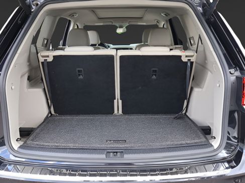Used 2021 Volkswagen Atlas SEL R-Line FWD image 19