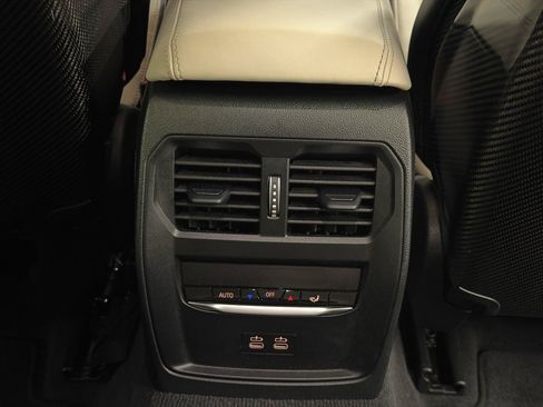 Used 2025 BMW M3 Competition AWD/4WD image 24
