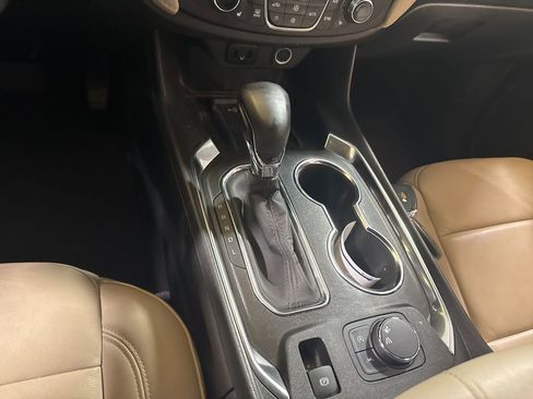 Used 2023 Chevrolet Traverse LT image 14