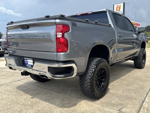 Used 2022 Chevrolet Silverado 1500 LT AWD/4WD image 6