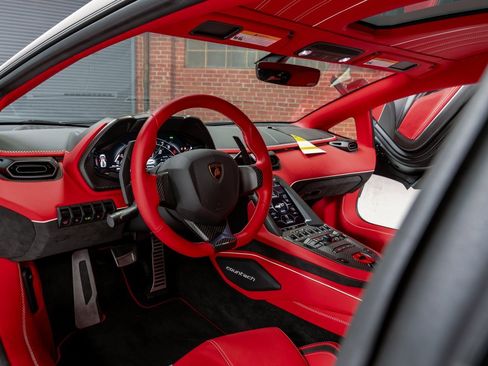 Used 2022 Lamborghini Aventador Countach image 42