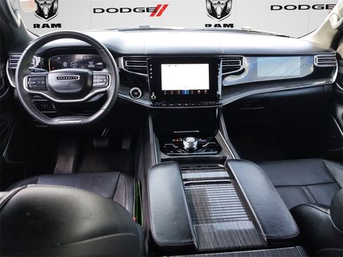 Used 2022 Jeep Wagoneer Series III w/ Rear Seat Video Group 1 image 8