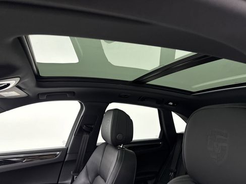 New 2025 Porsche Macan image 14