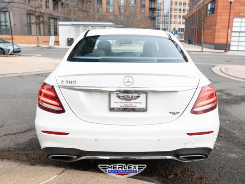 Used 2018 Mercedes-Benz E 300 w/ Premium 1 Package image 6