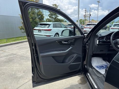 Used 2025 Audi Q7 3.0T Prestige w/ Prestige Package image 29