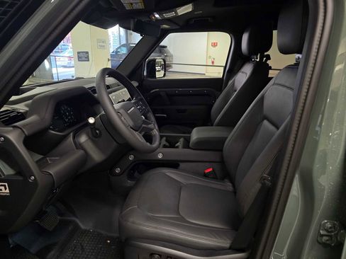 New 2026 Land Rover Defender 110 AWD/4WD image 24
