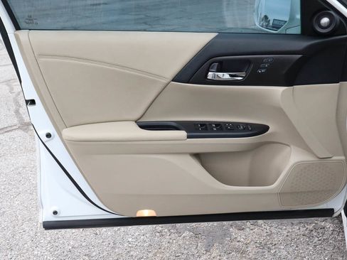 Used 2014 Honda Accord EX-L image 13