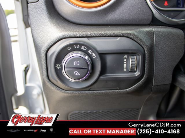 Used 2023 Jeep Gladiator Mojave w/ LED Lighting Group AWD/4WD image 7